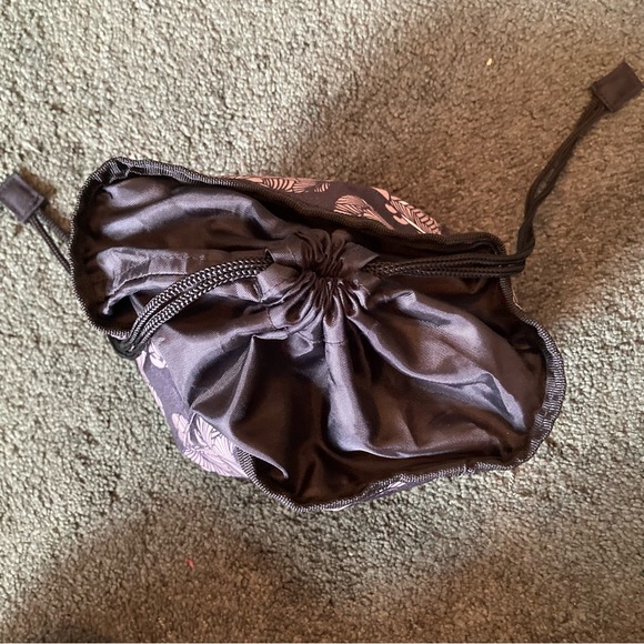 Thirty-one cinch pouch hedgehog - Picture 5 of 5